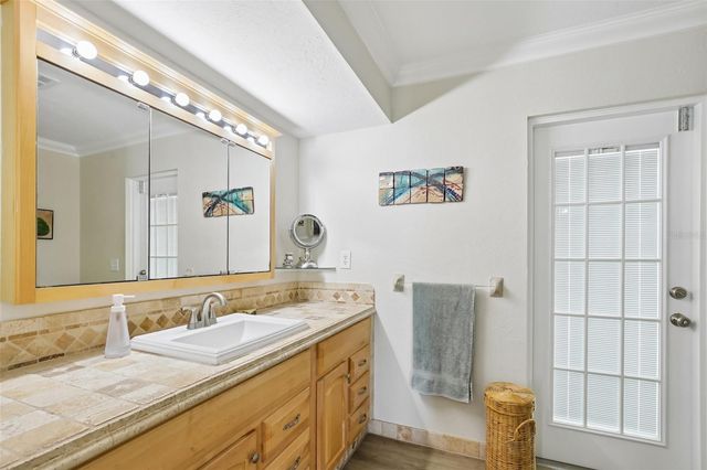 530 MAGELLAN DRIVE, Sarasota, FL 34243