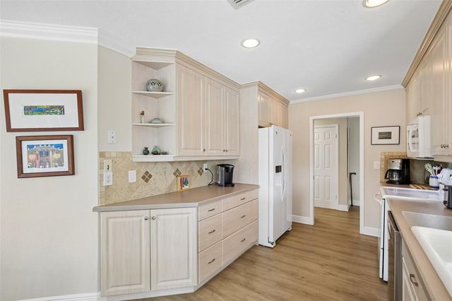 530 MAGELLAN DRIVE, Sarasota, FL 34243