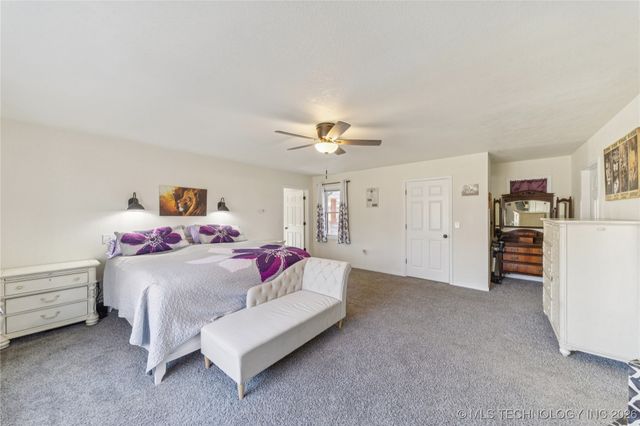 1701 N Hopi Street, Chouteau, OK 74337