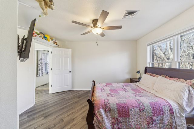 1701 N Hopi Street, Chouteau, OK 74337