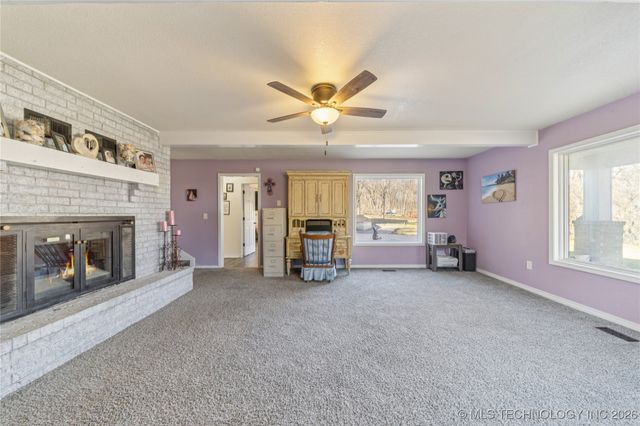 1701 N Hopi Street, Chouteau, OK 74337