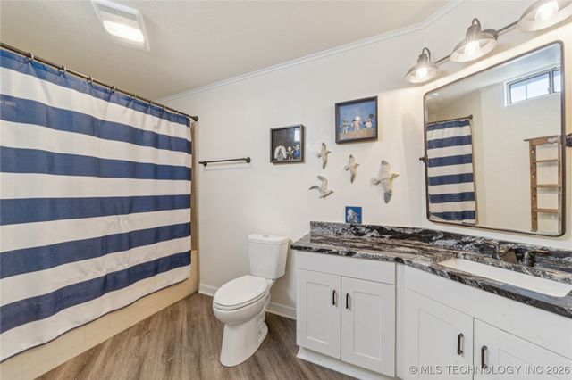 1701 N Hopi Street, Chouteau, OK 74337