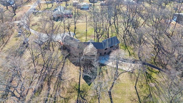 1701 N Hopi Street, Chouteau, OK 74337