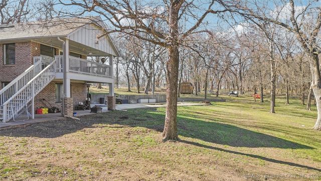 1701 N Hopi Street, Chouteau, OK 74337