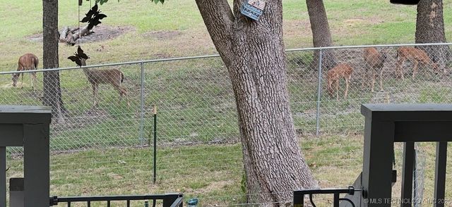 1701 N Hopi Street, Chouteau, OK 74337