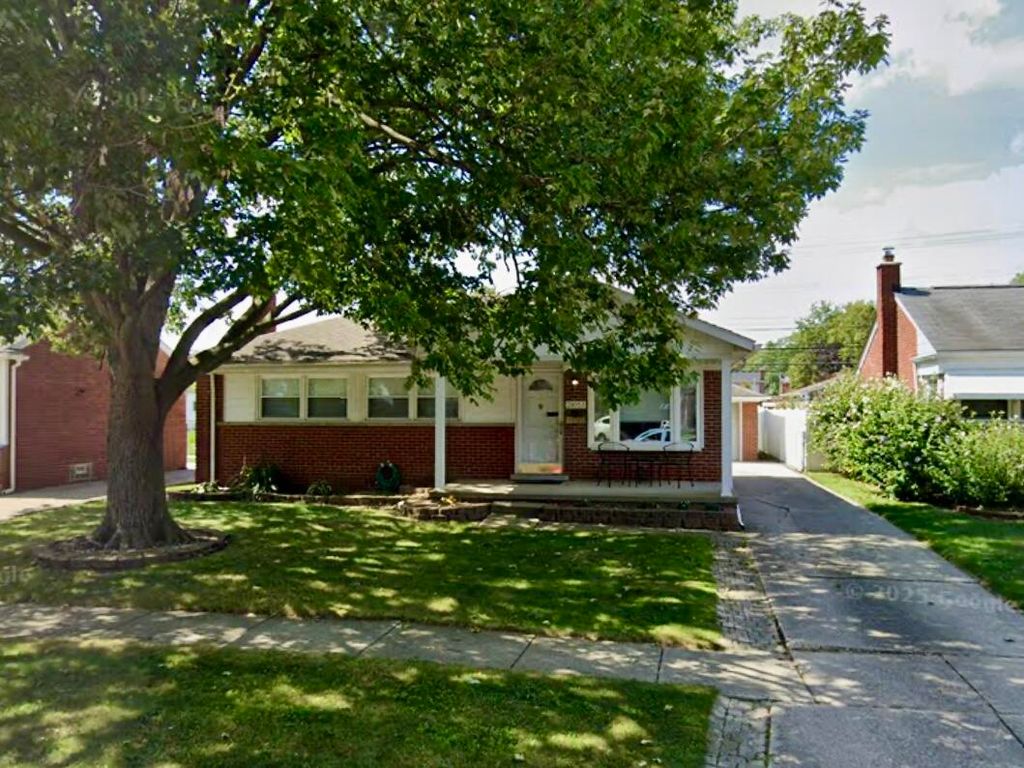 28053 Fountain Street, Roseville, MI 48066