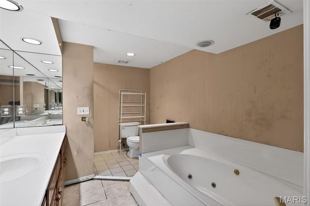 10436 Ewell Drive, St Louis, MO 63137