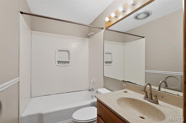 10436 Ewell Drive, St Louis, MO 63137