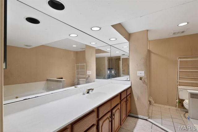 10436 Ewell Drive, St Louis, MO 63137