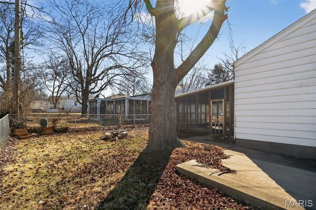 10436 Ewell Drive, St Louis, MO 63137