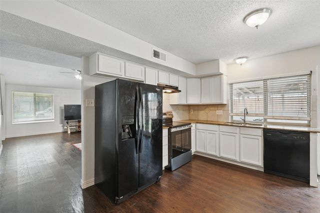 1231 Tiffany Lane, Lewisville, TX 75067