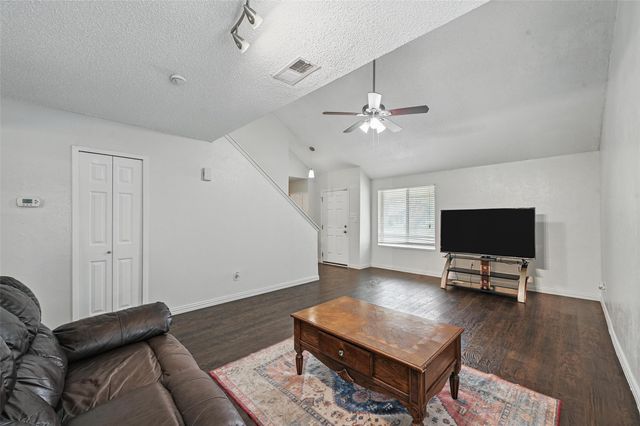 1231 Tiffany Lane, Lewisville, TX 75067