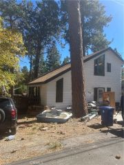 479 Holmes, Sugarloaf, CA 92386