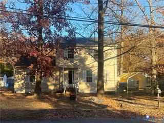 1607 Old Iron Rd, Hopewell, VA 23860