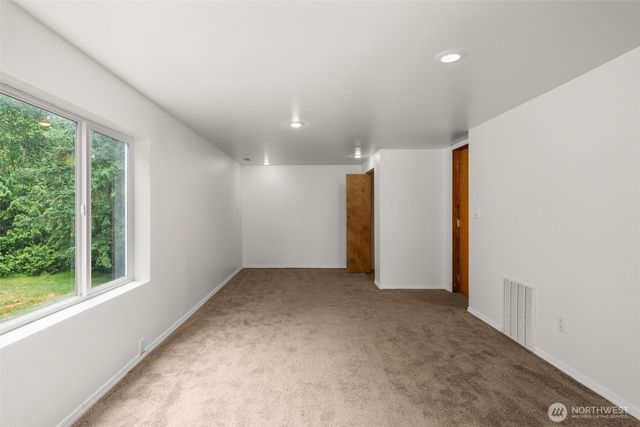 28713 207th Avenue SE, Kent, WA 98042