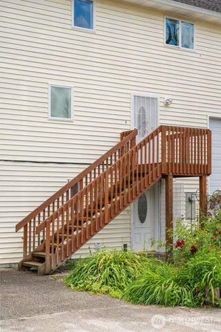 28713 207th Avenue SE, Kent, WA 98042