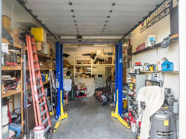 28713 207th Avenue SE, Kent, WA 98042