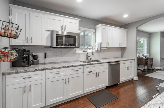 7086 Shawnee Run Road, Madeira, OH 45243