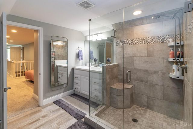 7086 Shawnee Run Road, Madeira, OH 45243