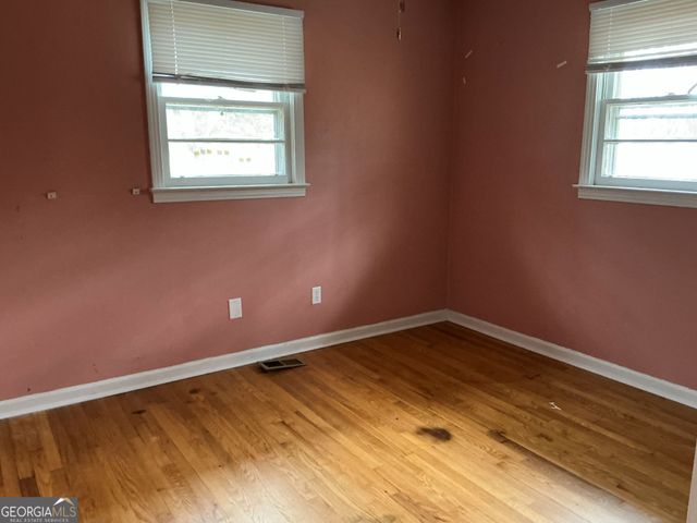 15 Cedar Street, Hartwell, GA 30643