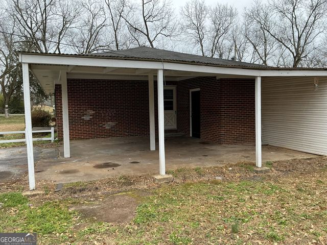 15 Cedar Street, Hartwell, GA 30643