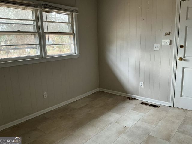 15 Cedar Street, Hartwell, GA 30643