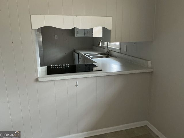 15 Cedar Street, Hartwell, GA 30643