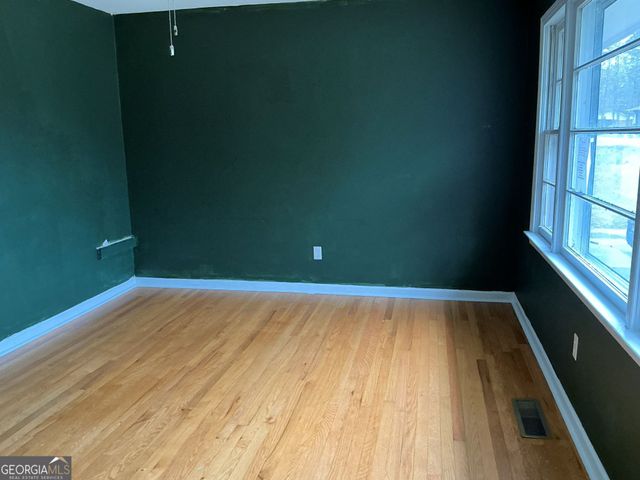 15 Cedar Street, Hartwell, GA 30643