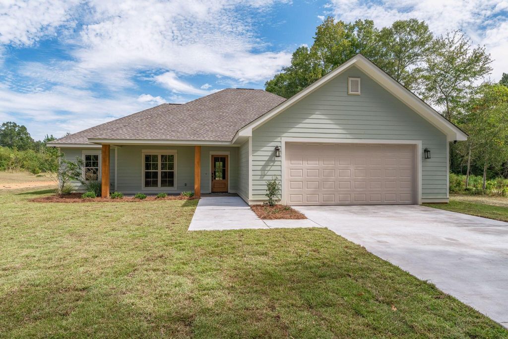 6 Millie Lott Rd., Sumrall, MS 39482