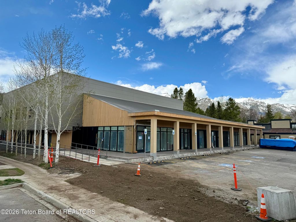 4030 W LAKE CREEK Drive 4, Wilson, WY 83014 photo 2