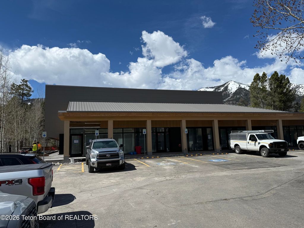 4030 W LAKE CREEK Drive 4, Wilson, WY 83014 photo 4