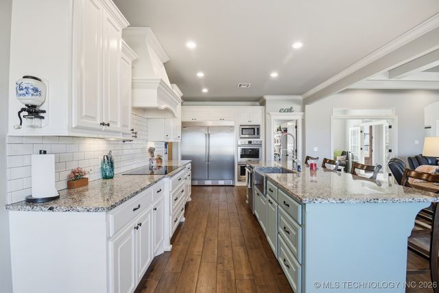 7657 E 166th Street N, Collinsville, OK 74021