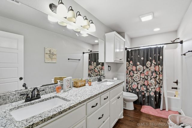 7657 E 166th Street N, Collinsville, OK 74021