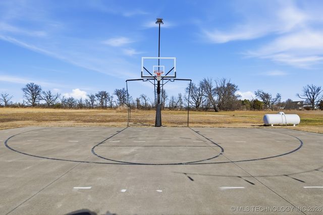 7657 E 166th Street N, Collinsville, OK 74021