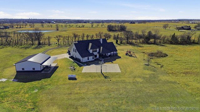 7657 E 166th Street N, Collinsville, OK 74021