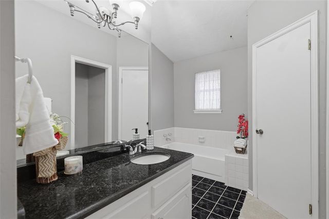 2201 Summer Way Lane, Edmond, OK 73013