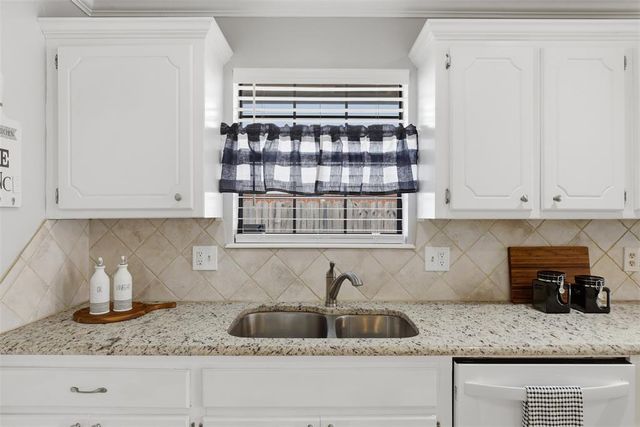 2201 Summer Way Lane, Edmond, OK 73013