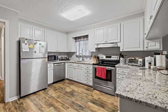 112 Lamar Ave., Hattiesburg, MS 39402
