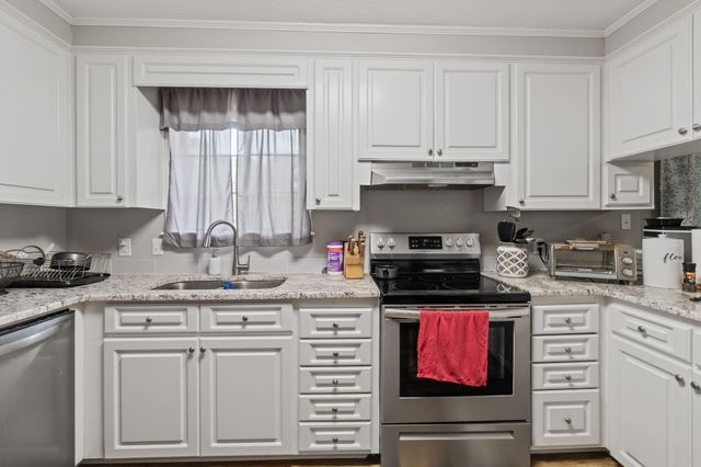 112 Lamar Ave., Hattiesburg, MS 39402