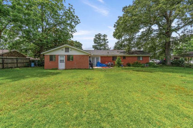 112 Lamar Ave., Hattiesburg, MS 39402