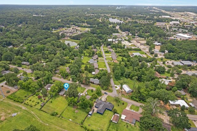 112 Lamar Ave., Hattiesburg, MS 39402
