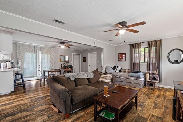 112 Lamar Ave., Hattiesburg, MS 39402