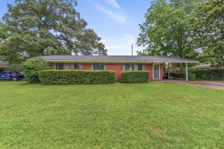 112 Lamar Ave., Hattiesburg, MS 39402