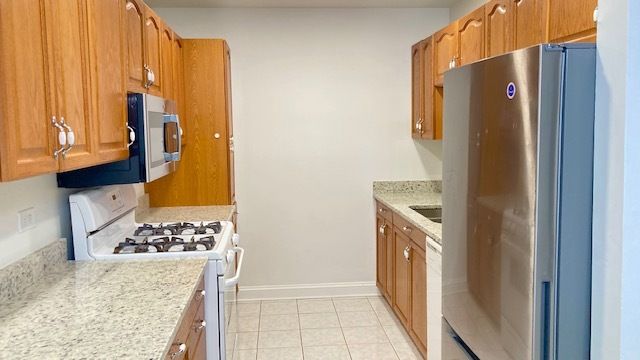 21W581 North Avenue 51, Lombard, IL 60148