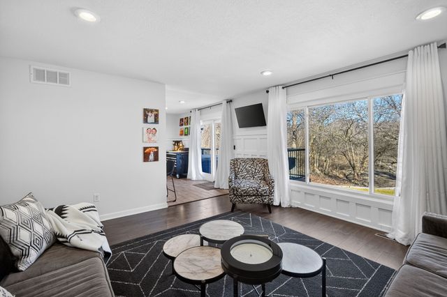 3877 92nd Drive, Urbandale, IA 50322