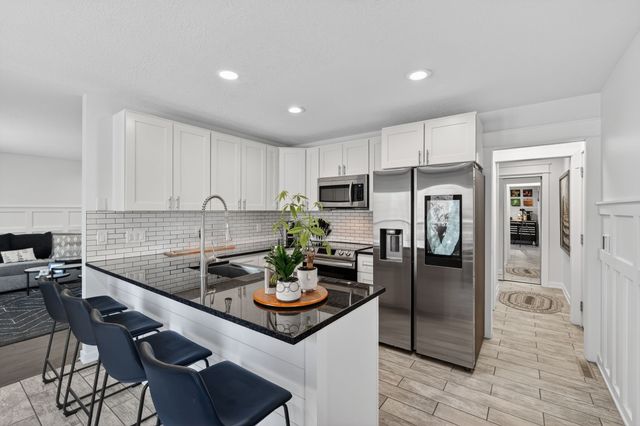 3877 92nd Drive, Urbandale, IA 50322