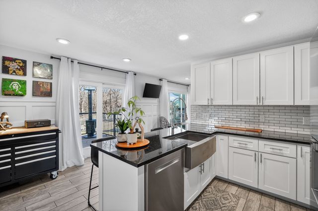 3877 92nd Drive, Urbandale, IA 50322