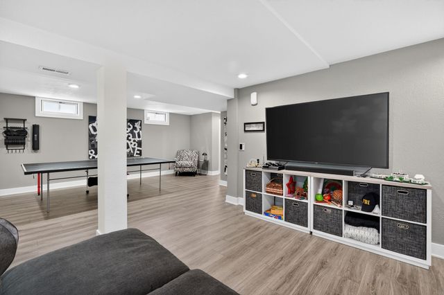 3877 92nd Drive, Urbandale, IA 50322