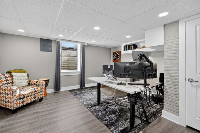 3877 92nd Drive, Urbandale, IA 50322