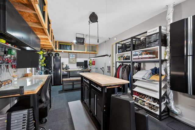 3877 92nd Drive, Urbandale, IA 50322